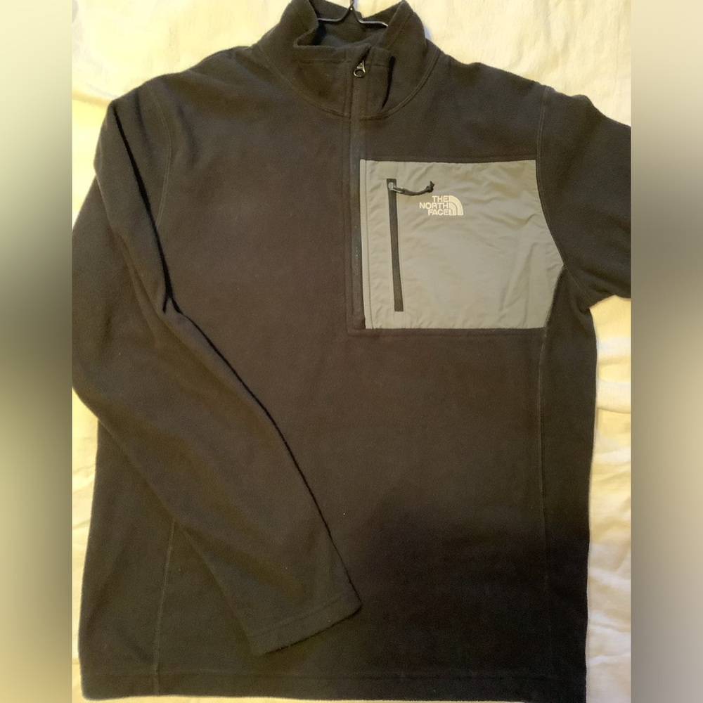 The North Face Men's Black and Gray Sweater